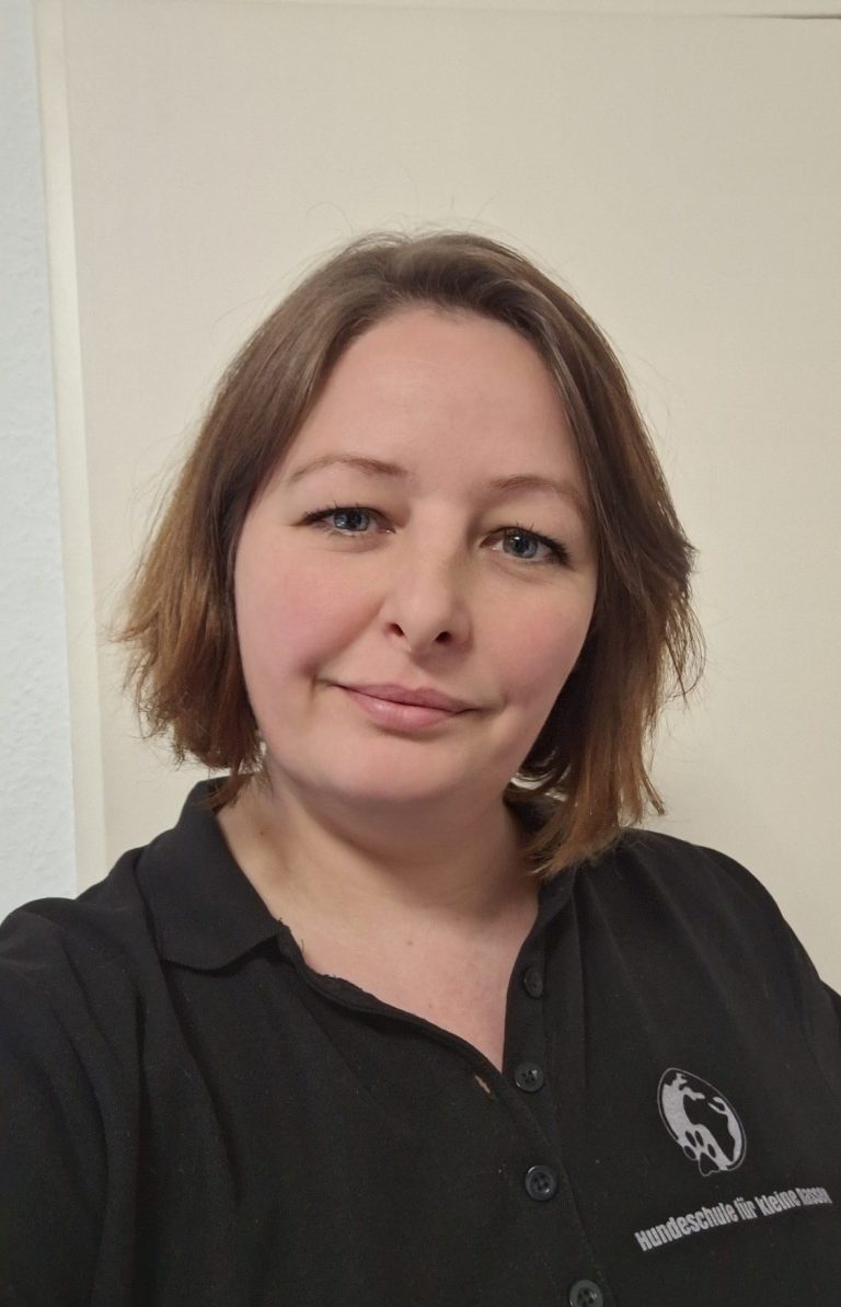 Monic , Expertin für kleine Hunde