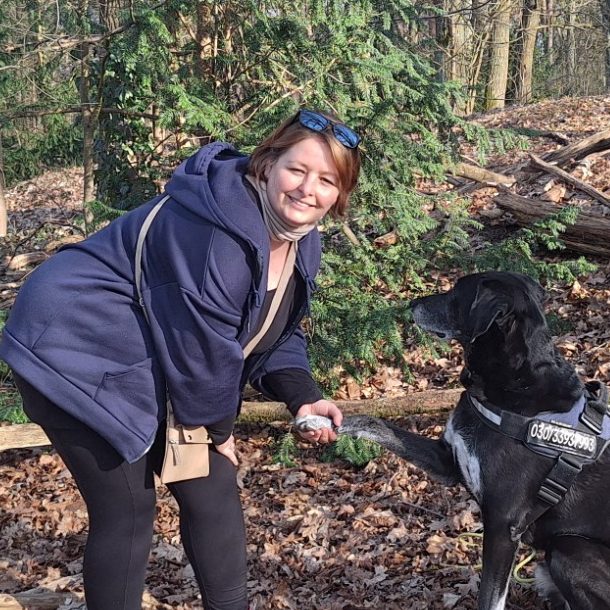 Expertin für kleine Hunde - Monics Hundewelt Hundetrainerin und Ernährungsberaterin für kleine Hunde